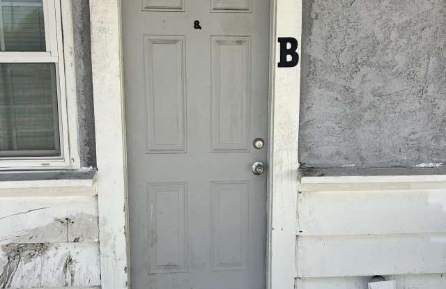 1292 North Laurel Avenue - B