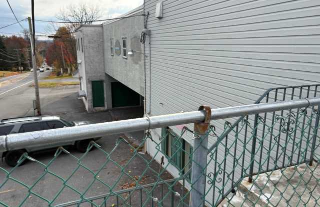 4228 ST LAWRENCE Avenue