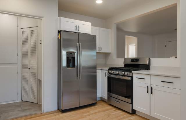 205 Richmond Drive Southeast - 1