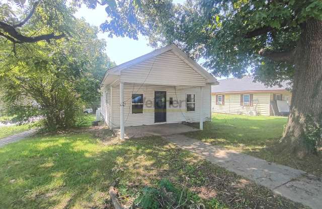 2bed/1bath house on a corner lot