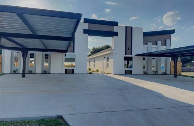 705 N Emerald Avenue unit: 3