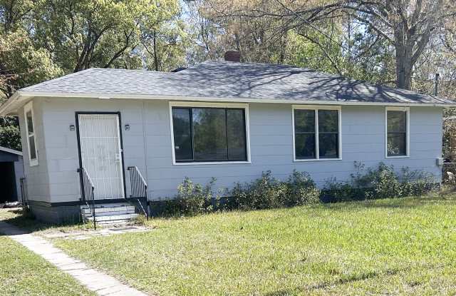 5565 Minosa Circle East
