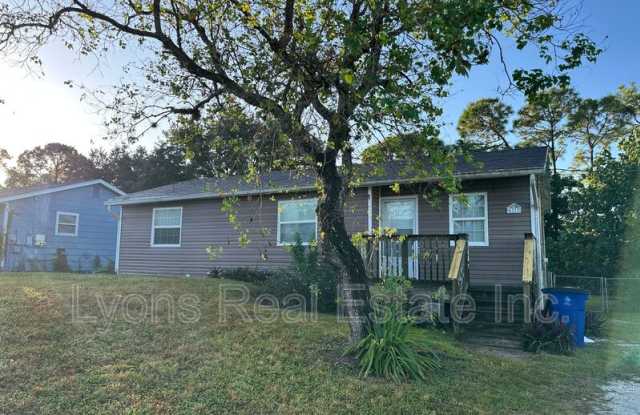 Photo of 4717 Douglas Ln