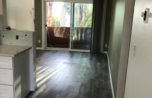 5051 La Jolla Boulevard