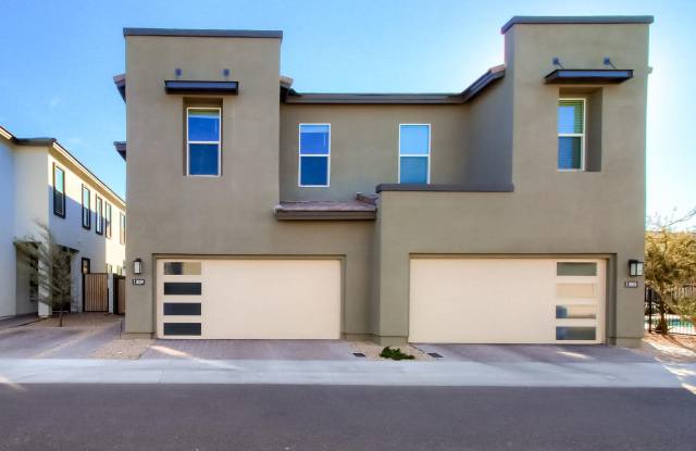 Three Bedroom Townhome in Phoenix - 3039 North 37th Place, Phoenix, AZ 85018