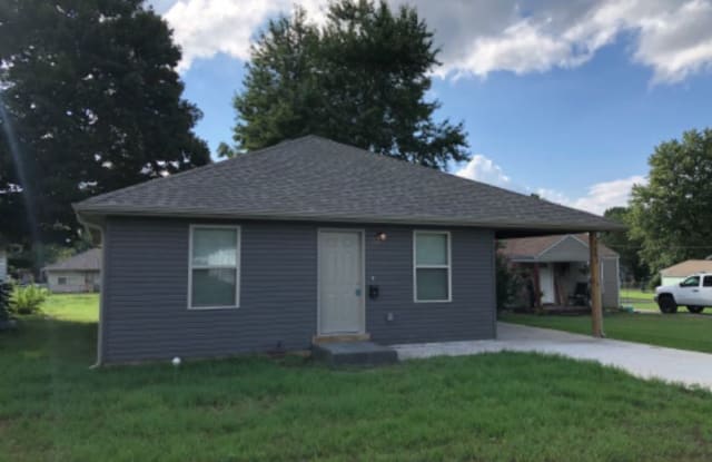 1603 n Oak Grove - 1603 North Oak Grove Avenue, Springfield, MO 65803