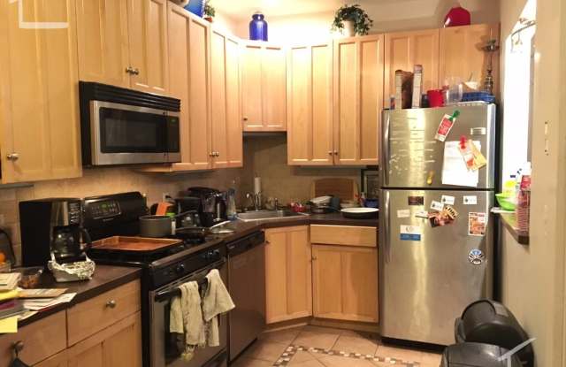 Huge 4 bed unit for the upcoming school year!