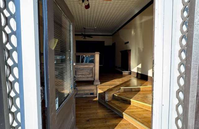 106 E LIBERTY