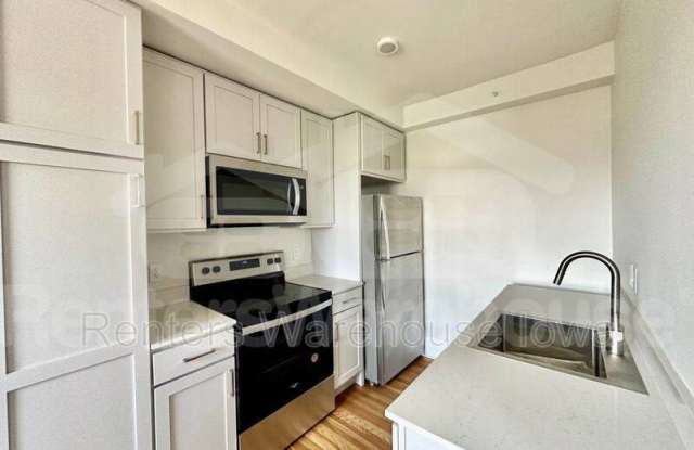 2225 Grand Ave