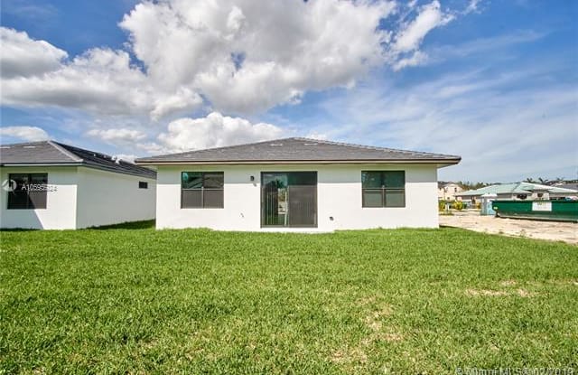 2920 SE 3rd St - 2920 SE 3rd St, Homestead, FL 33033