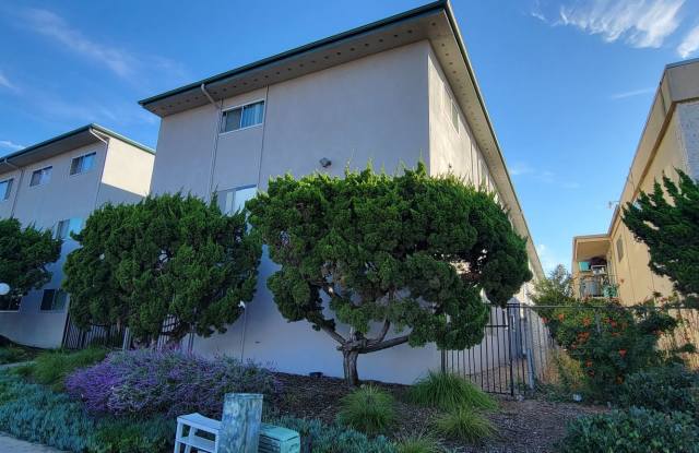 Clairemont 3-br., 1.5-ba. Condo - 4875 Cole Street, San Diego, CA 92117