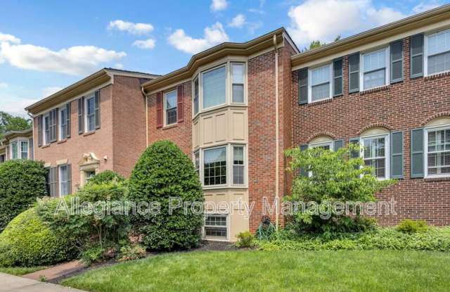 6861 Williamsburg Pond Ct