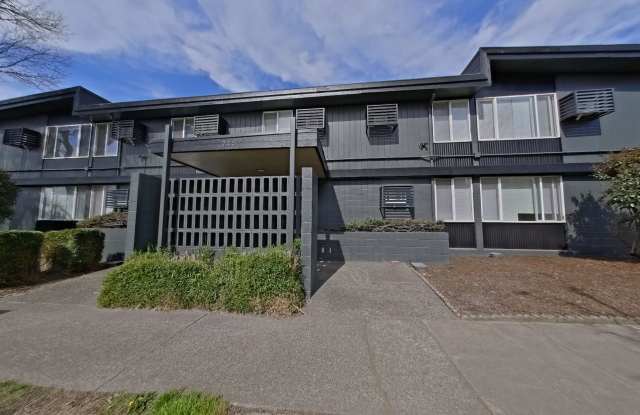 University Manor - Newly Renovated Units just a short walk from Campus!