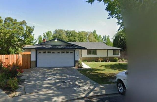 2708 Berwick Ct - 2708 Berwick Court, Modesto, CA 95355