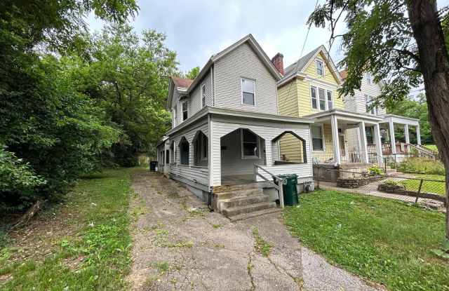 Photo of 3065 Moosewood Ave