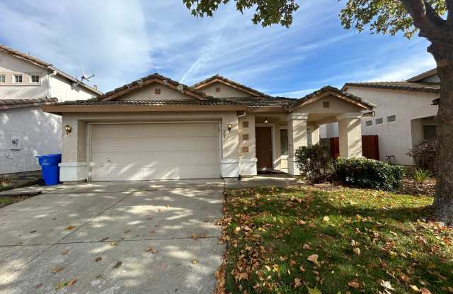 PRE-LEASE!! Elegant 3-Bedroom Home with Modern Design & Prime Location