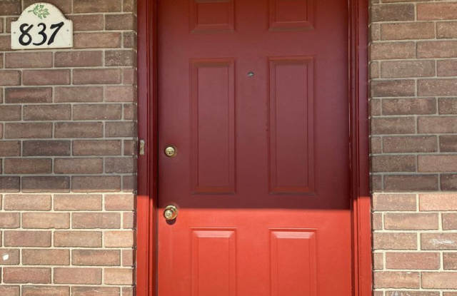 North Orem 2 bedroom/1 bath apartment - Price drop (Limited time offer)!