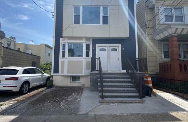 9 BERKELEY PL - 9 Berkeley Place, Jersey City, NJ 07306