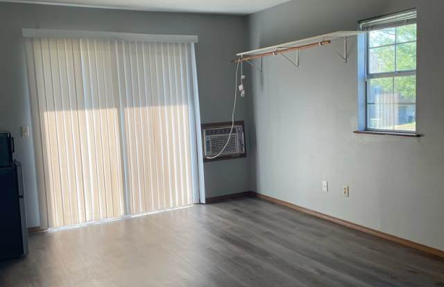 Walk-In King Suite at Fall Creek Resort, Branson MO