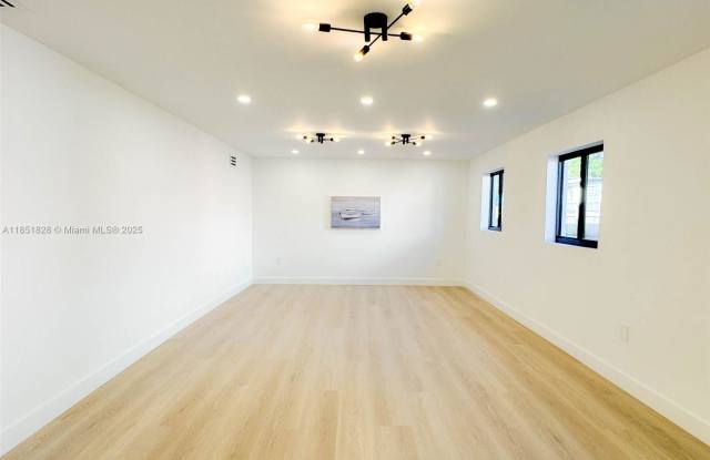 1040 Northeast 143rd Street