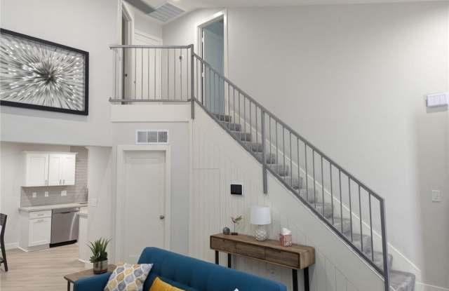 10124 Rising Tree Street