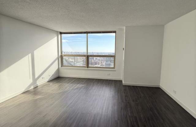 Photo of 550-570 West Monroe St.