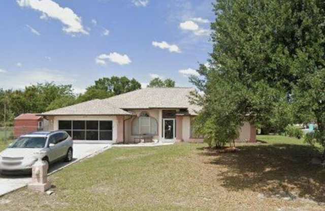 3004 SE Suntan Court SE