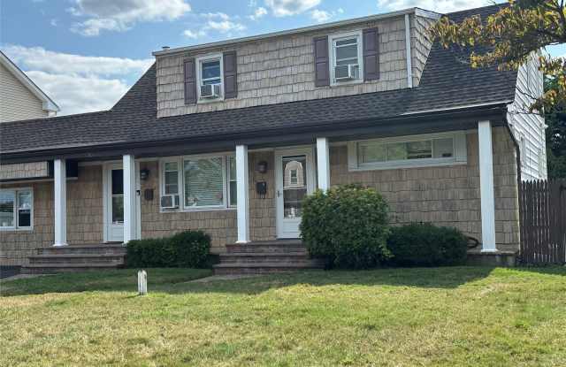 Photo of 753 S Walnut Street