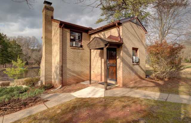 Photo of 1108-B SHAKER WOODS Road