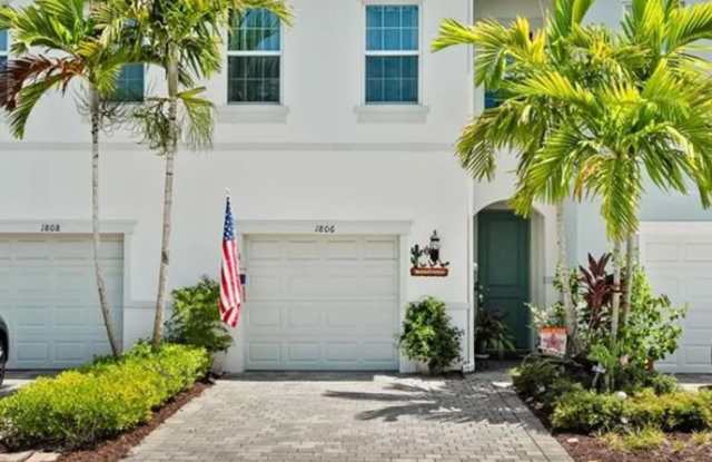 Stuart 3/2.5/1 Ocean Cove Townhome!