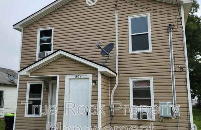 204 1/2 E 2nd