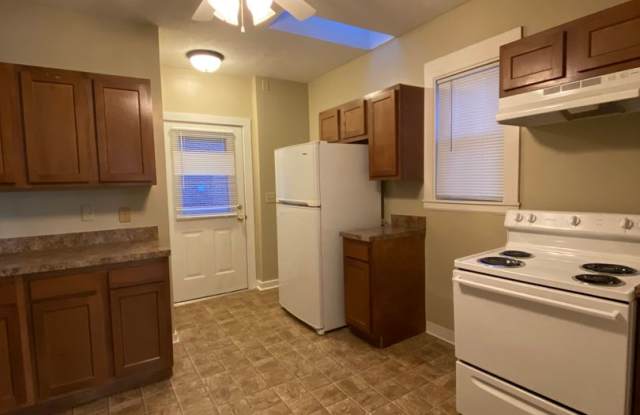 MOVE IN NOW! Updated home-Minutes To Anywhere In Lincoln! photos photos