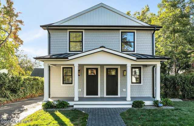 Photo of 516 River Road