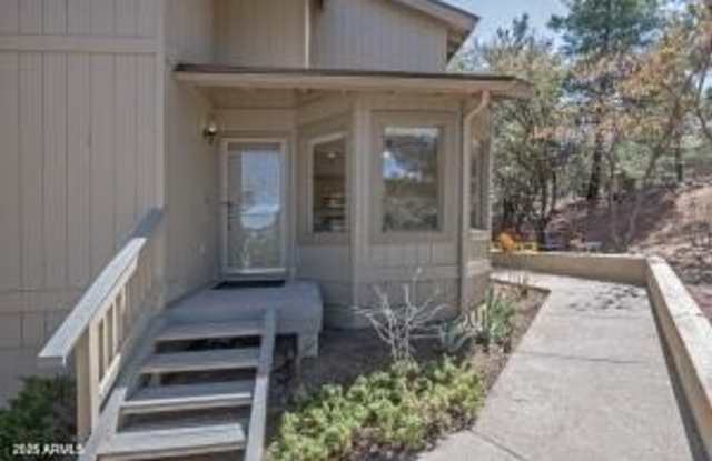 Photo of 938 W MADERA Lane