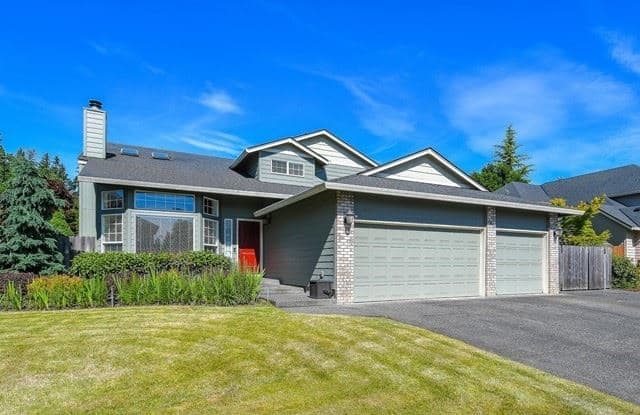 13208 NE 3rd Ave - 13208 Northeast 3rd Avenue, Salmon Creek, WA 98685