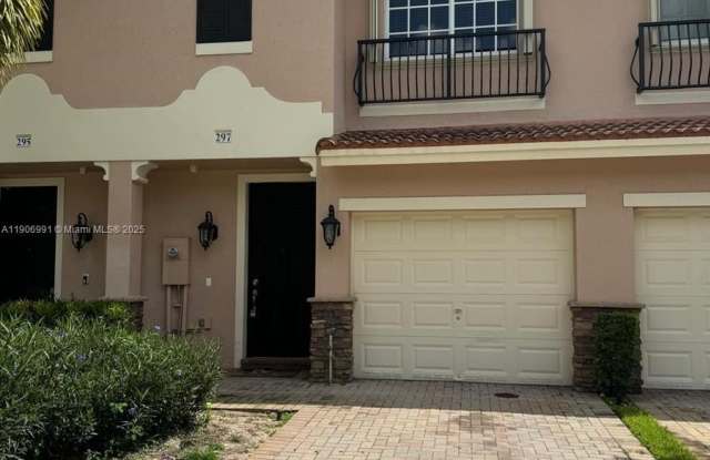 Photo of 297 Las Brisas Cir