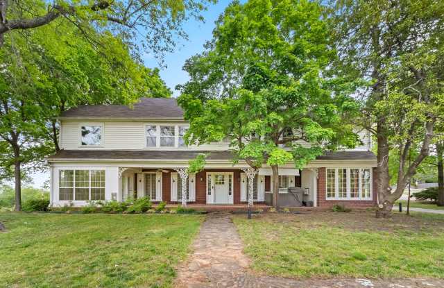 Photo of Unique, Charming and Spacious Fayetteville Home!