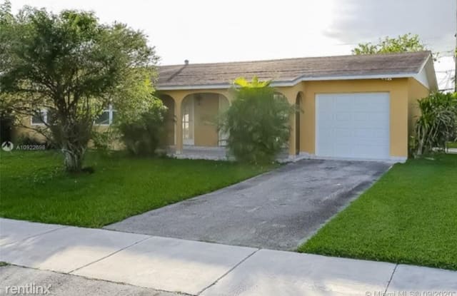 3800 SW 124th Ct IV - 3800 Southwest 124th Court, Tamiami, FL 33175