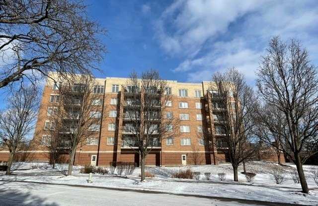 655 Perrie Drive unit: 305