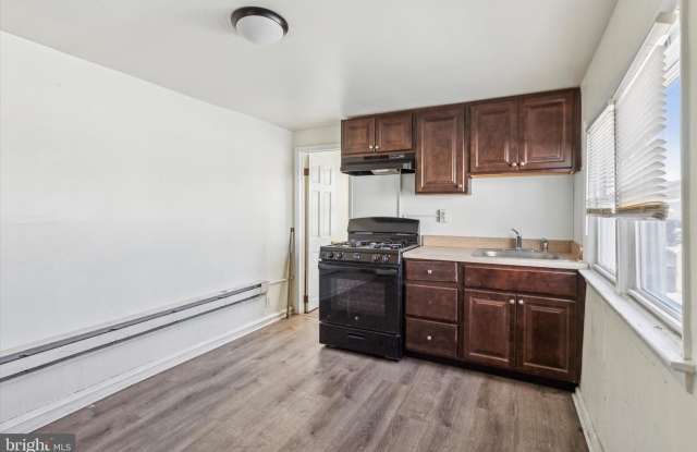 326 E AIRY Street unit: 3