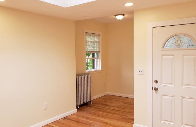 Amazing 4 Bed 2 Bath Available Now in Allston