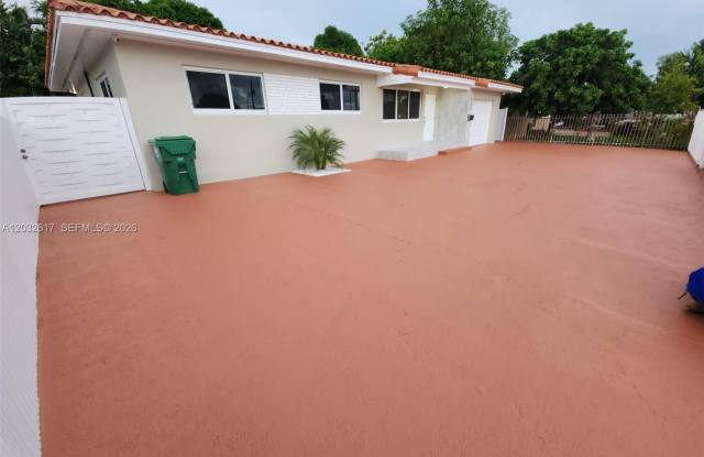 950 NW 36th Ave
