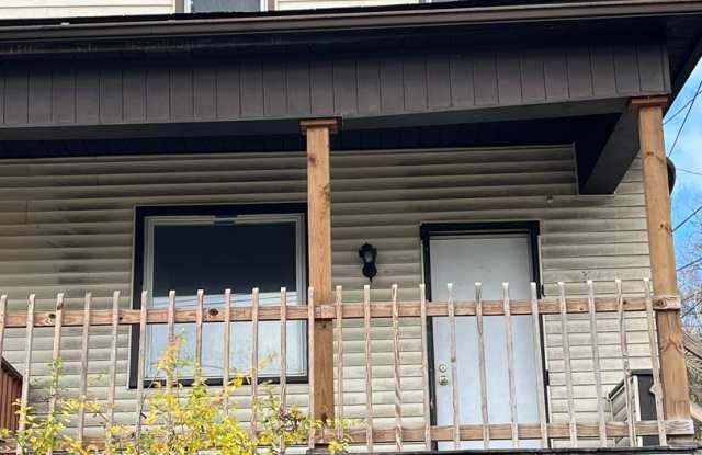 Photo of 2029 Commercial