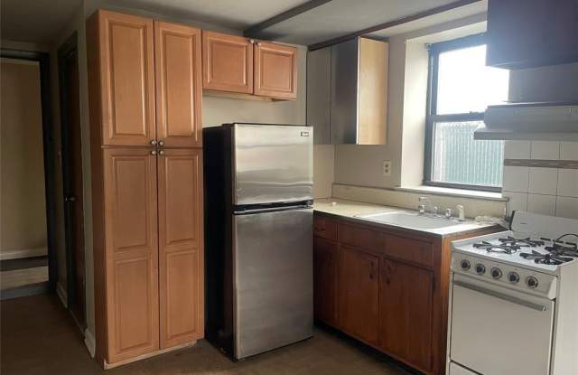 Photo of 232-230 Anderson Avenue 1A