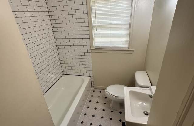 3927 37th Avenue North