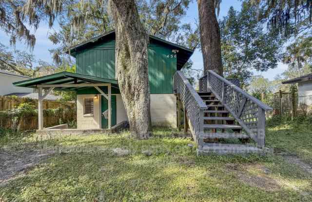 Photo of 458 Arlington Rd N