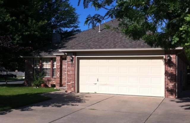 Photo of 3 Bedroom Plus Office in Stone Mill! Great open floor plan, huge kitchen!