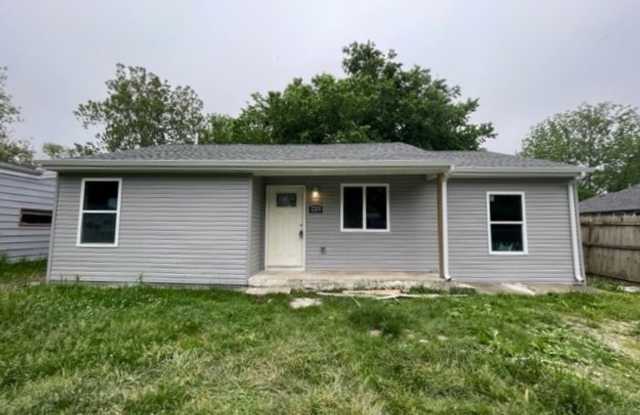 2320 S Kickapoo Ave