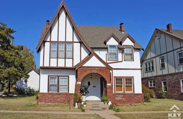 Photo of 1608 W Pine St