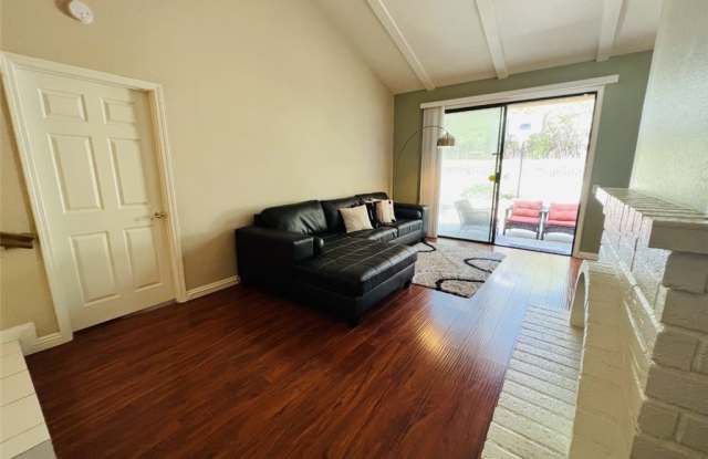 1001 Creekside Drive